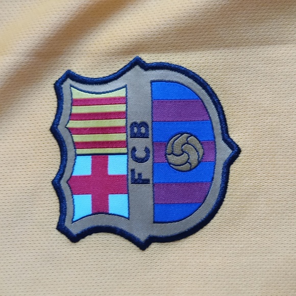 Qatar Airways Nemar JR FCB Soccer Jersey - Picture 4 of 6